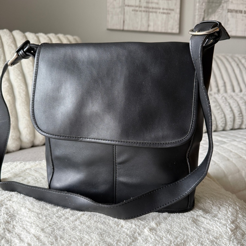 70s Vintage Coach Black Leather Flap Crossbody Bag H4B-9948 Made in USA